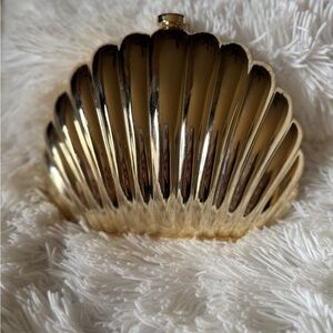 Gold Seashell Scallop Design Clutch Evening Bag